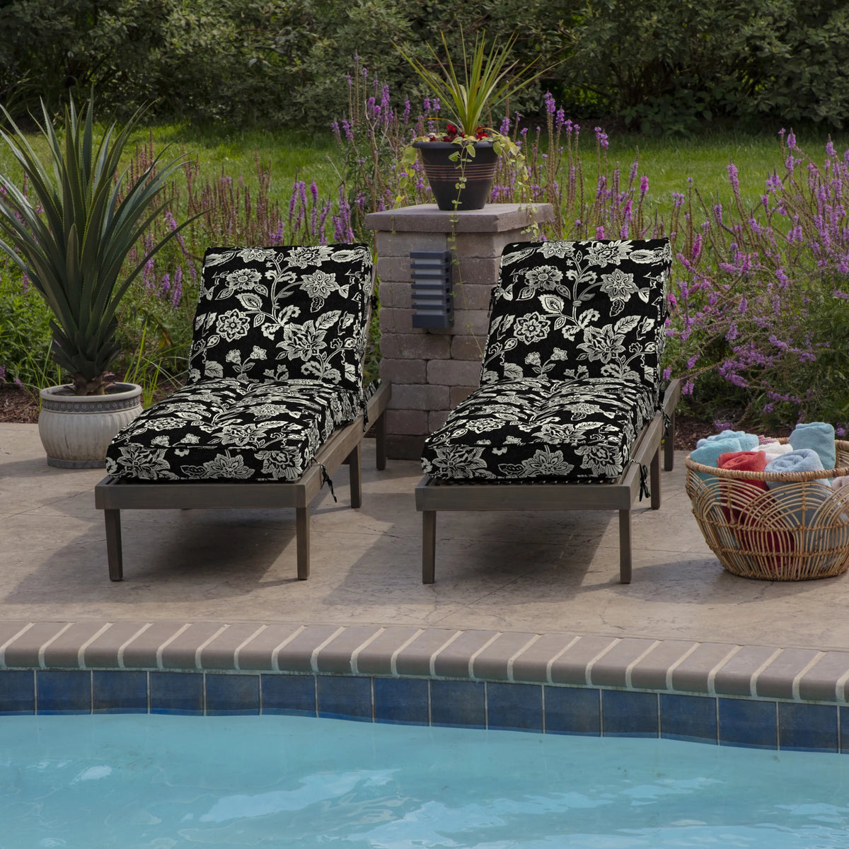Black Outdoor Chaise Lounge Cushion D32279