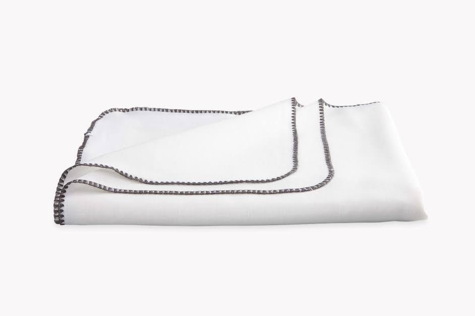 White Charcoal Oblong Table Cloth W1985