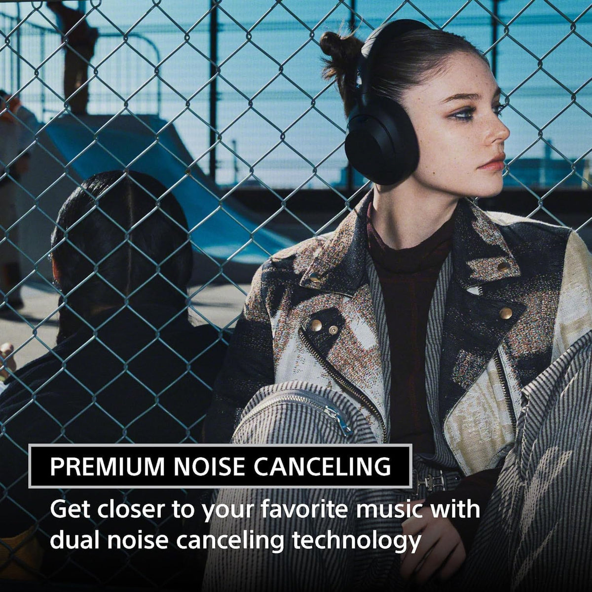 Black Noise Canceling Wireless Headphones with Headphone Stand F754