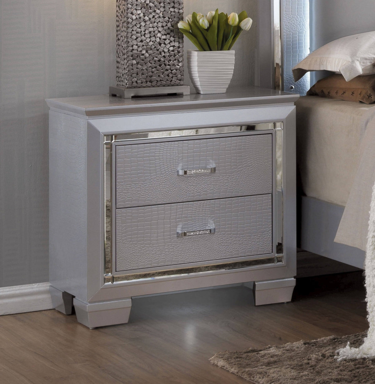 Silver Nightstand T1619