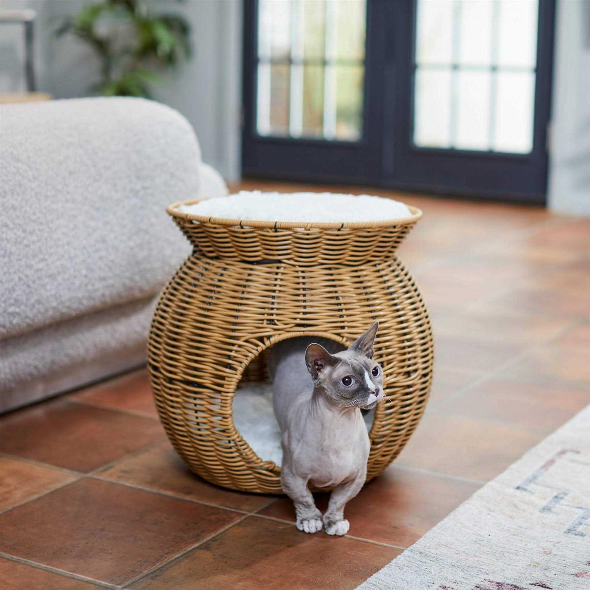 Round Wicker Cat Condo with Top Perch B526951