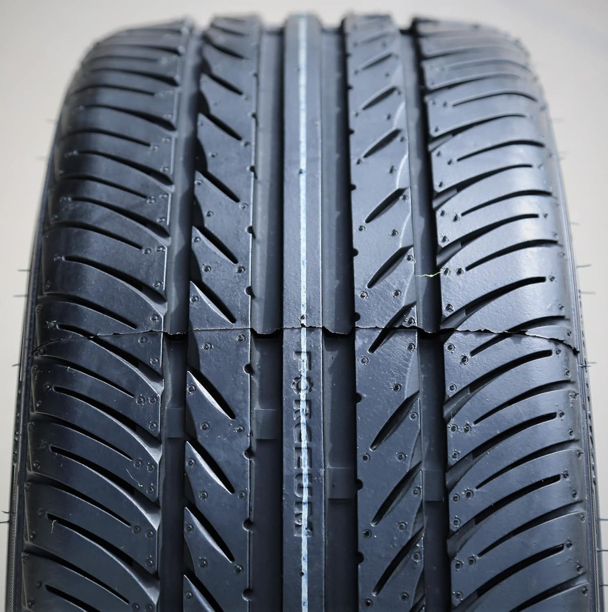 All-Season High Performance Radial Tire 205/40R18 86Y XL BSW A512