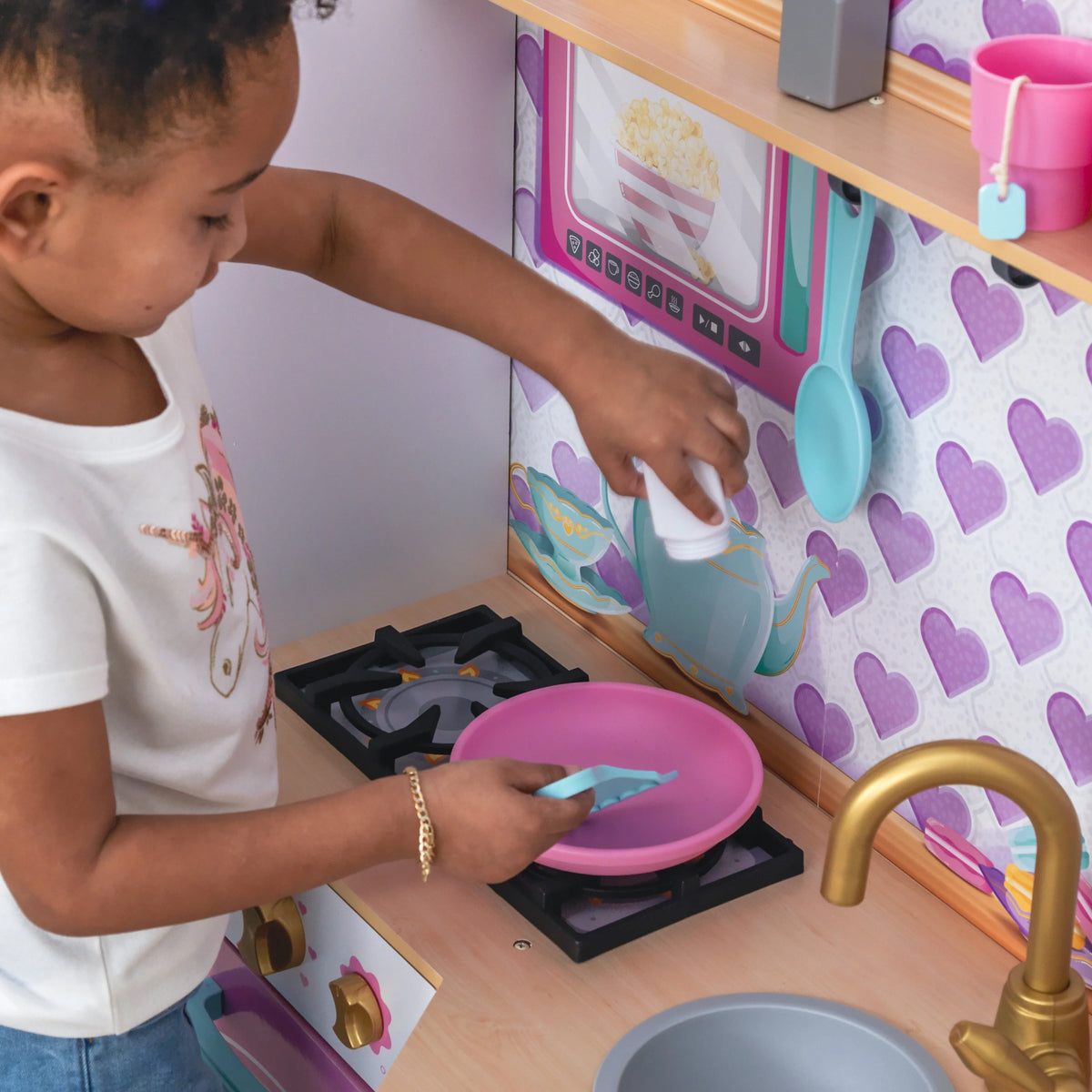 Wooden Play Kitchen with 21 Accessories E770