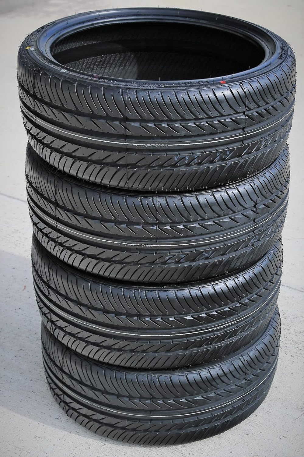 All-Season High Performance Radial Tire 205/40R18 86Y XL BSW A512