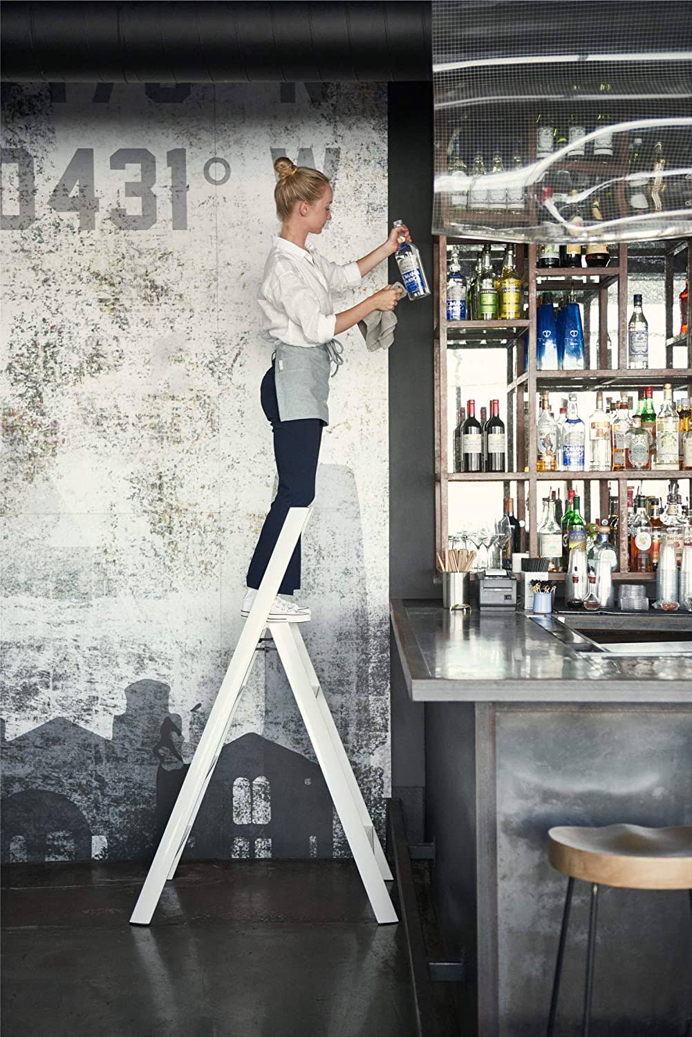 White 4 Step Ladder H4608