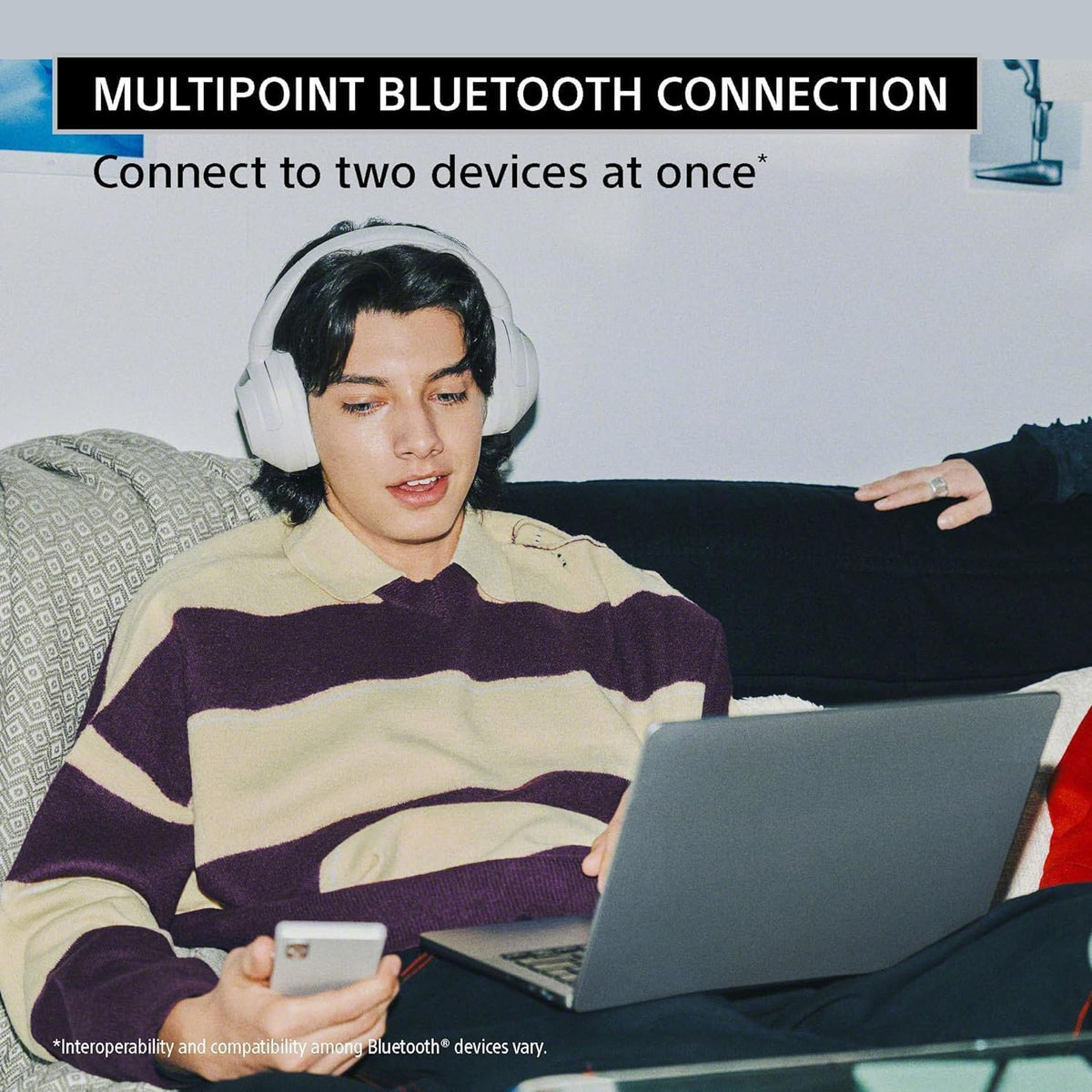 Black Noise Canceling Wireless Headphones with Headphone Stand F754