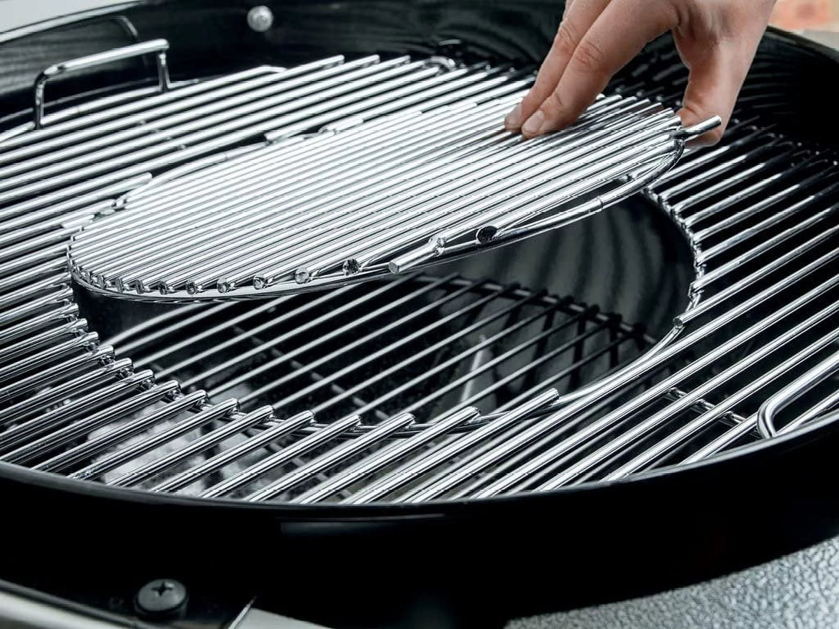 22-Inch Black Charcoal Grill O682331