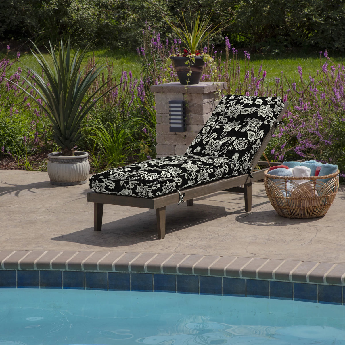 Black Outdoor Chaise Lounge Cushion D32279
